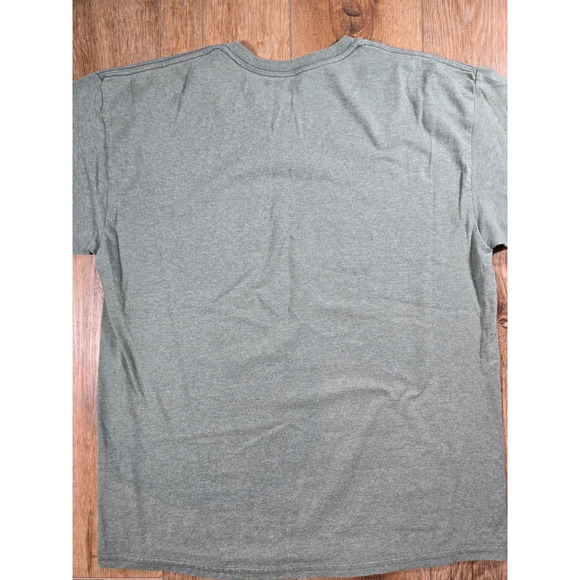 Walt Disney World Men's Large Gray T-Shirt Most Magical Place On Earth - Picture 6 of 6